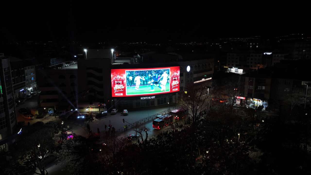 24 yılın ardından gelen zafer Konya’da dev ekranda verildi 8